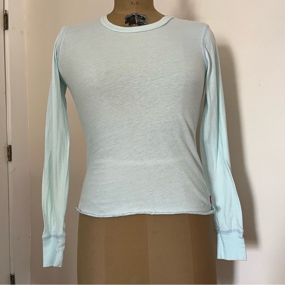 2/$20 Levi’s Women’s Long Sleeve Crewneck T-Shirt Size Medium